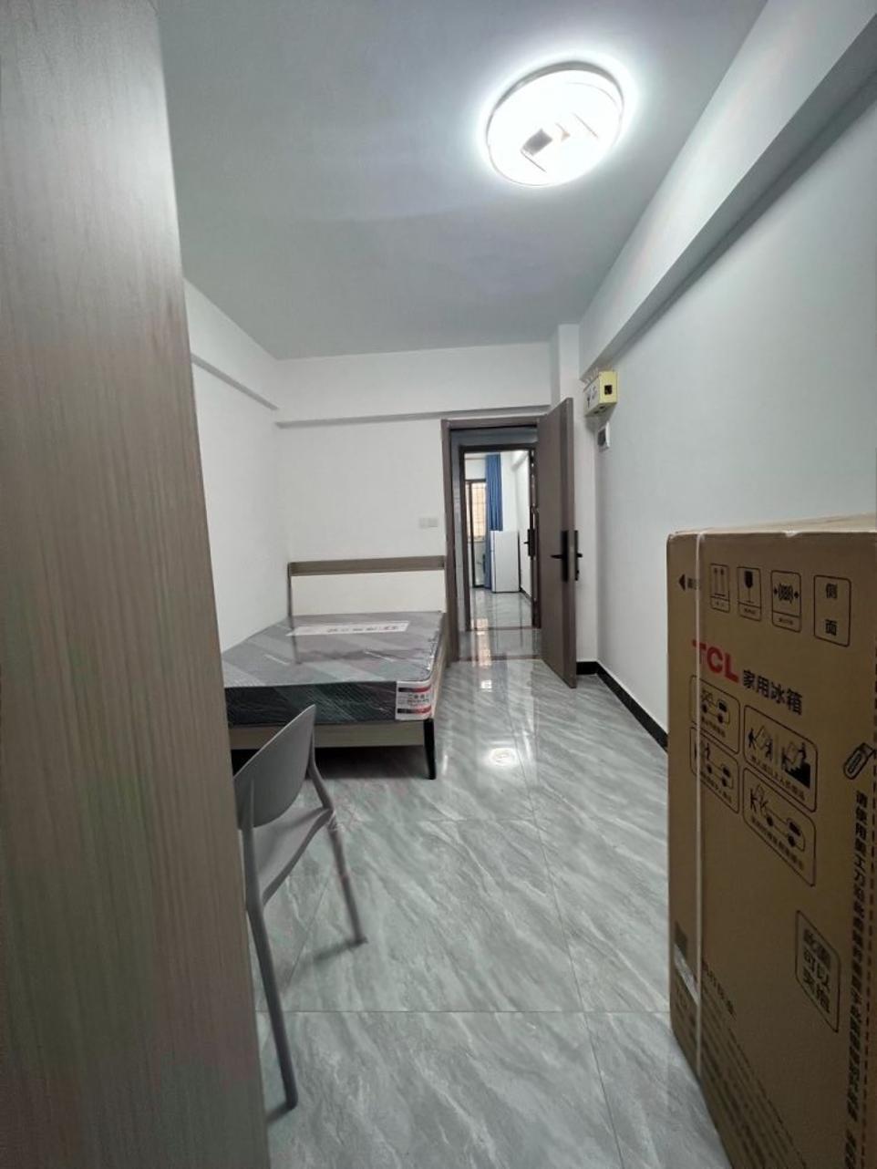 澳華新村1室0廳主臥出租租金800元/月