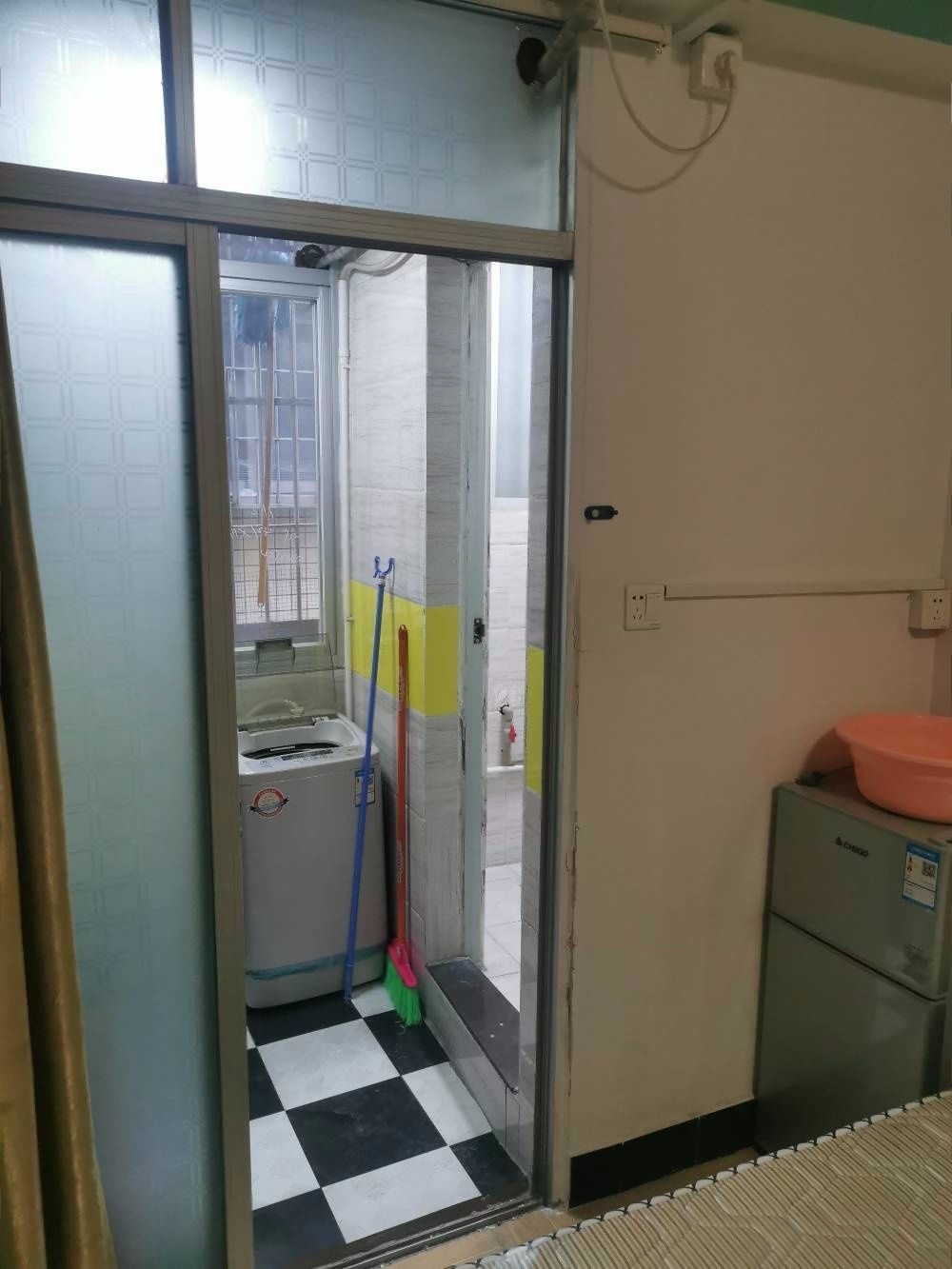 西頭新村1室0廳主臥出租租金880元/月