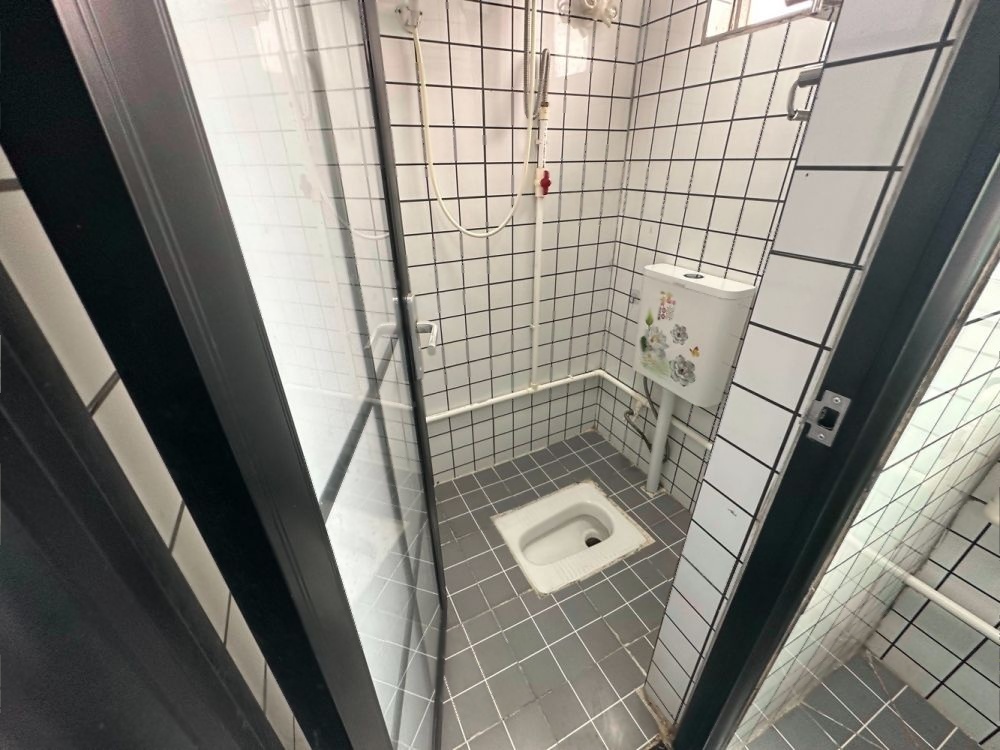 三合華僑新村1室0廳主臥出租租金700元/月