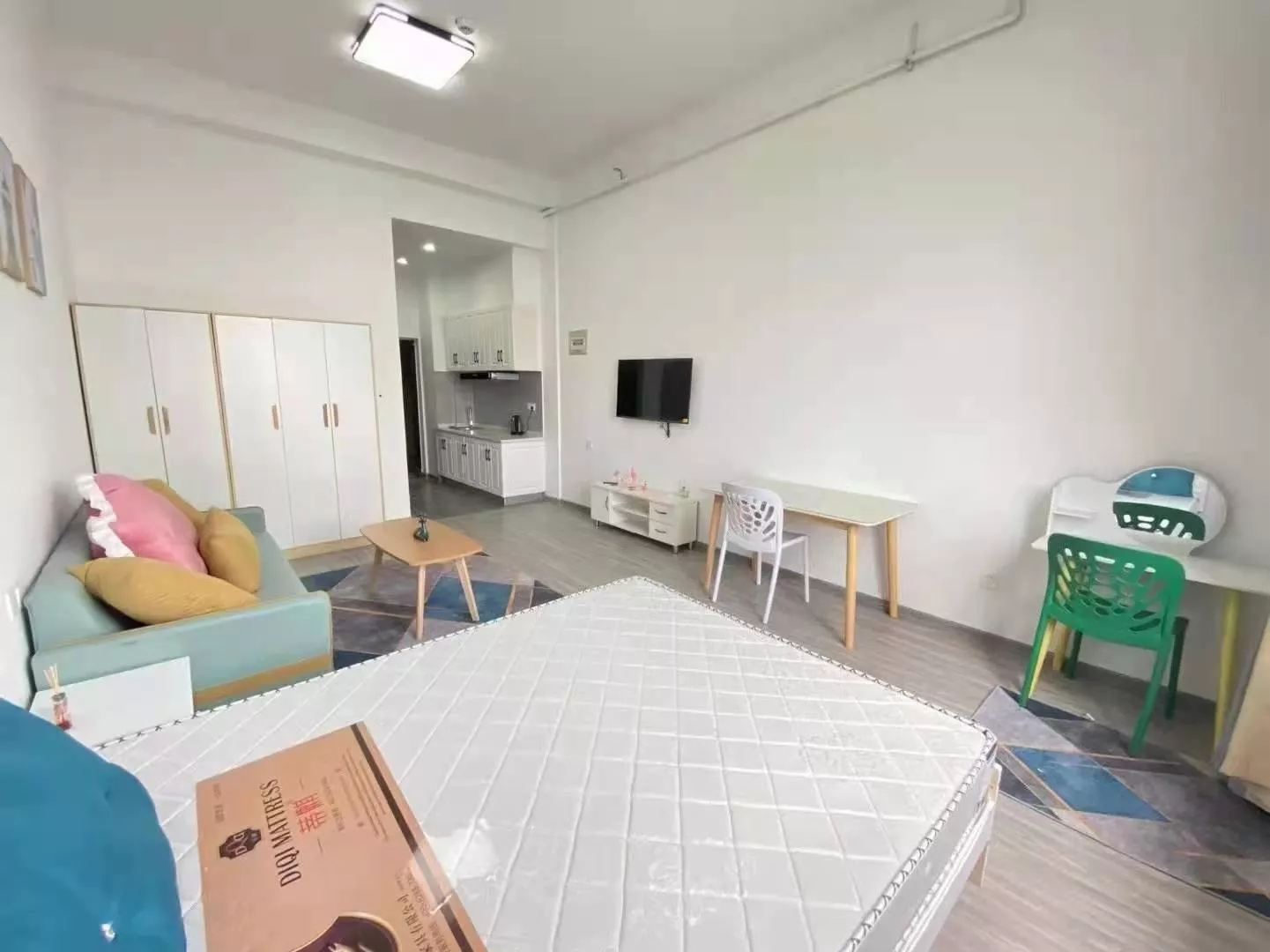 東泉新村1室0廳出租租金800元/月