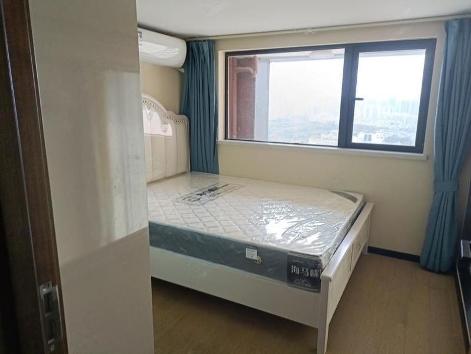 萬科時代廣場3室2廳出租租金4600元/月