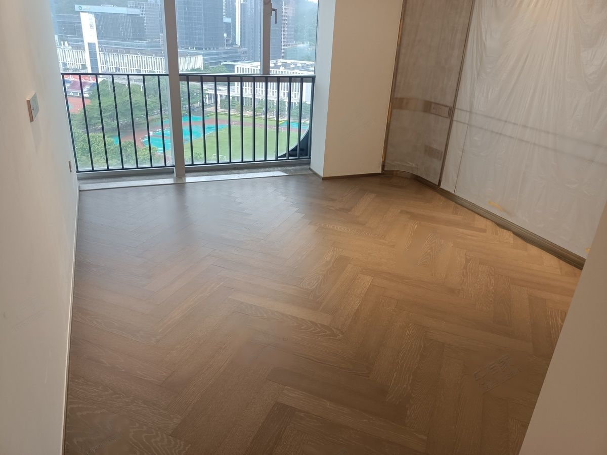世茂深港國際中心2室2廳出租租金8200元/月