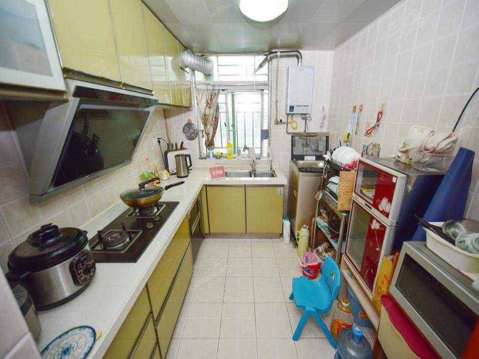 新安湖花園3室2廳出租租金8400元/月
