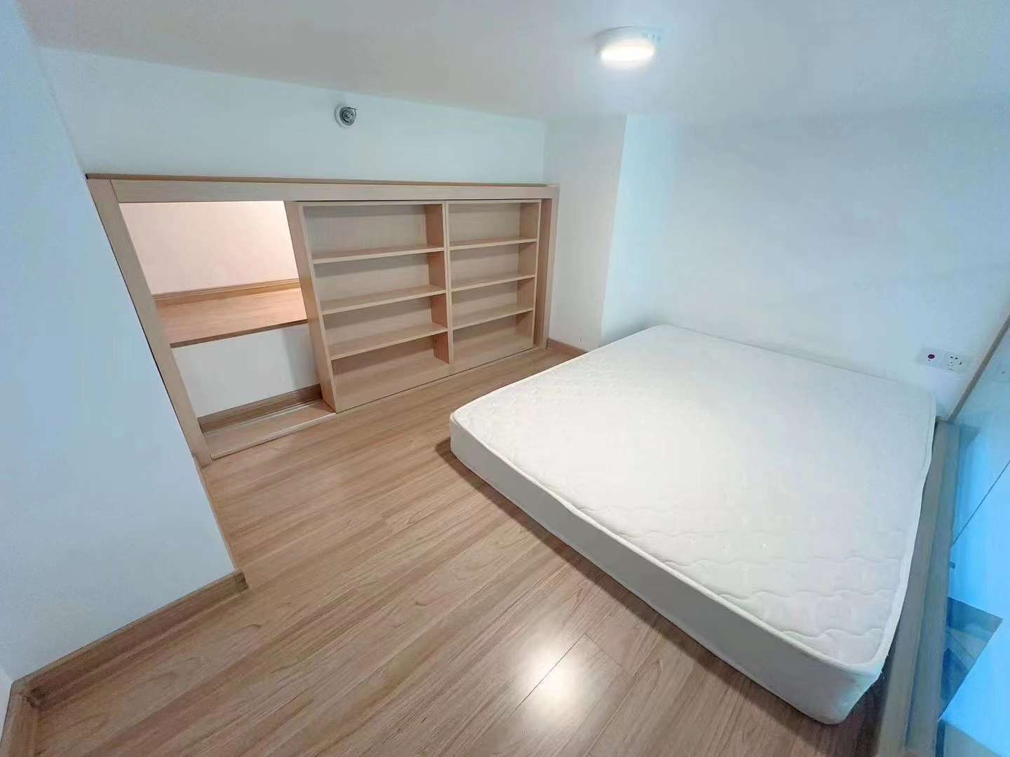 港灣麗都-1室0廳-押一付一