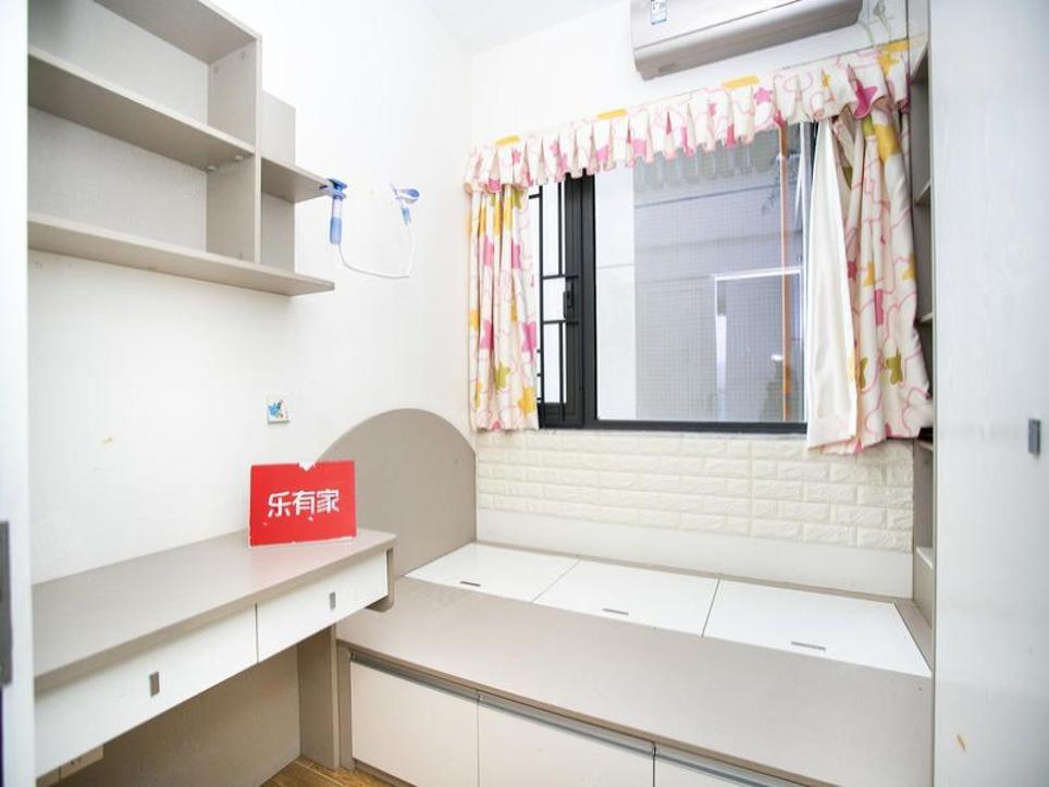 豪方天際花園4室2廳出租租金8500元/月