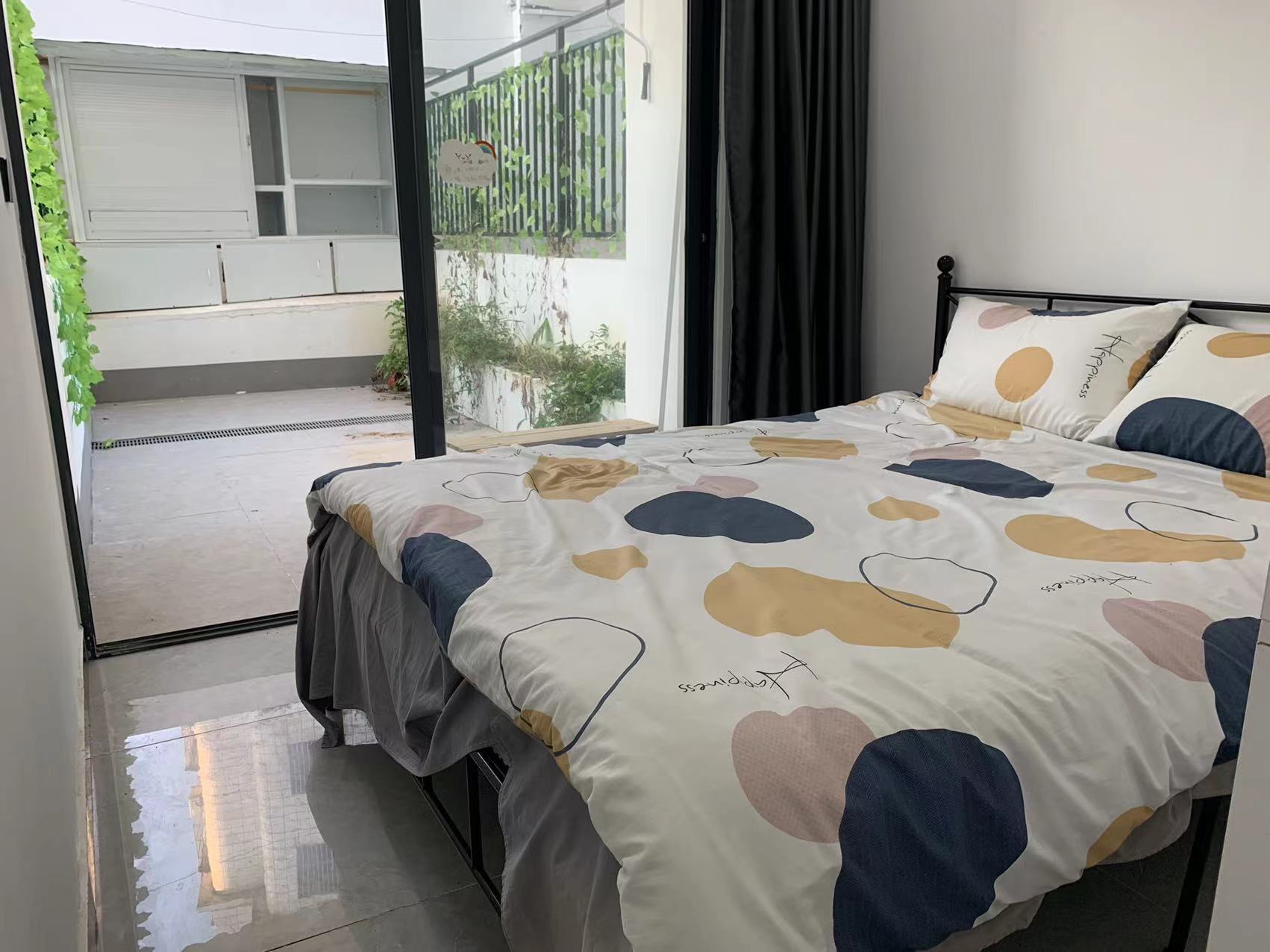 中泰住宅小區1室0廳出租租金1300元/月