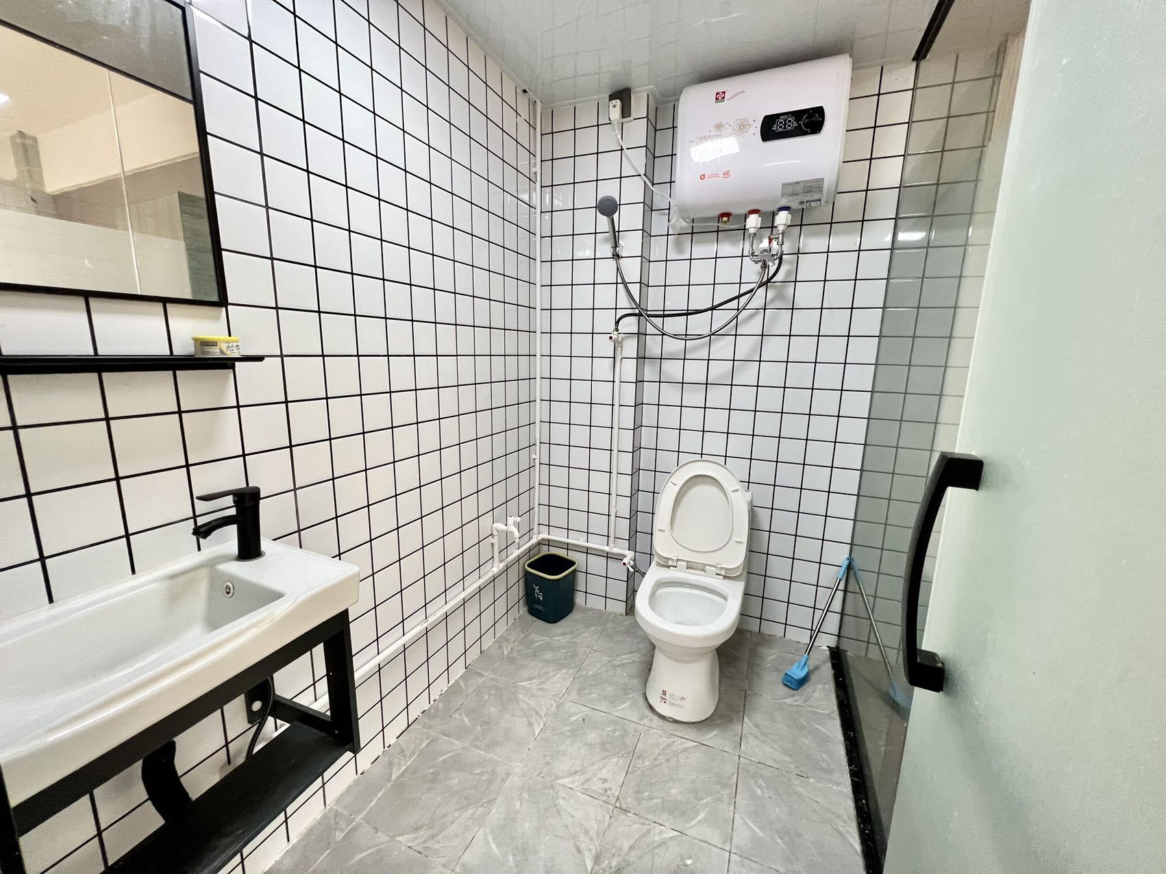 銀湖住宅區1室0廳出租租金2380元/月