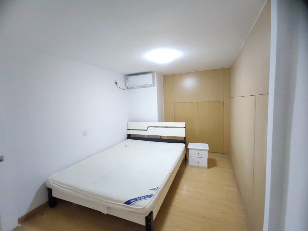 奧園峯薈2室1廳主臥出租租金2600元/月