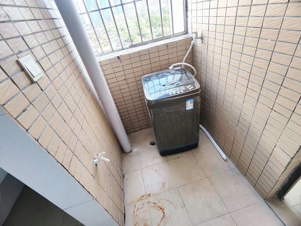 坂田西村1室0廳主臥出租租金1000元/月