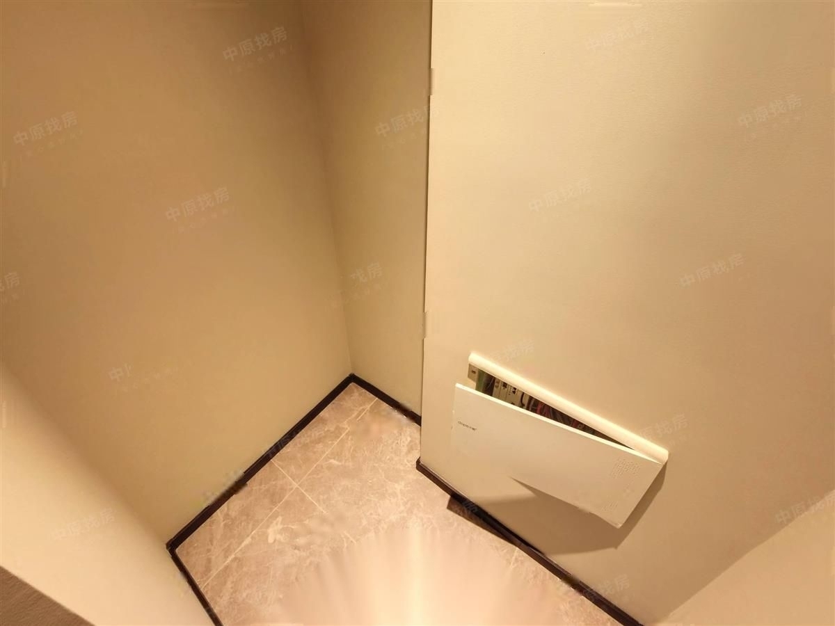 萬科·臻山海家園4室2廳出租租金2.4萬元/月