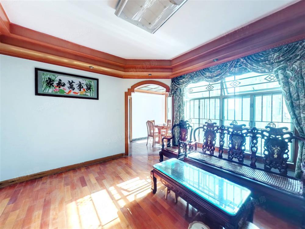 百花公寓(一期)3室2廳出租租金9000元/月